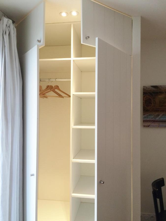Denis & Virginie - Chateau A Pied - Parking Gratuit แวร์ซาย ภายนอก รูปภาพ